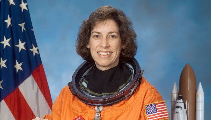 Biography of ellen ochoa answer key